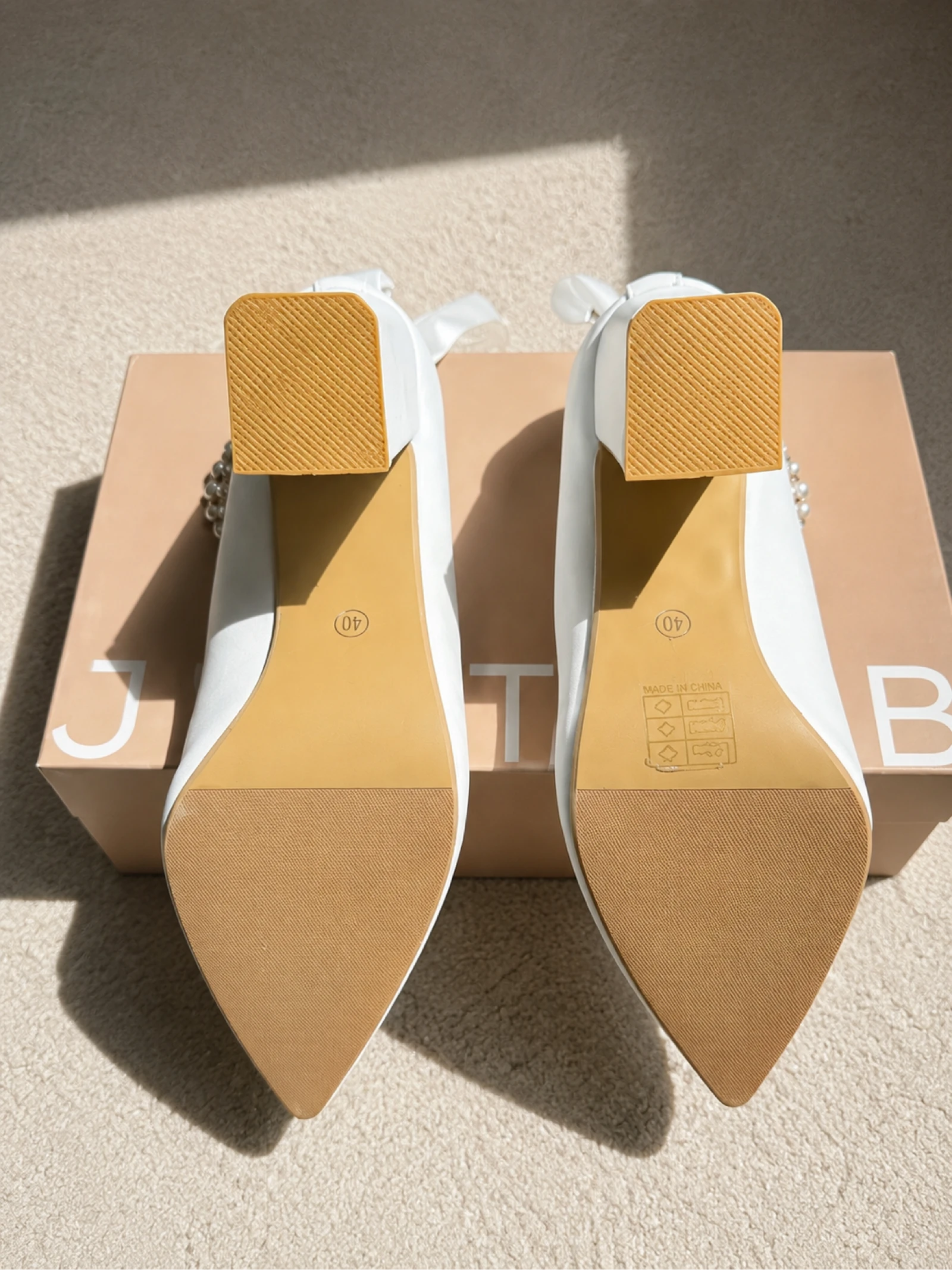 Witte hakken met parels en linten – T40 – Zo goed als nieuw – photo 3